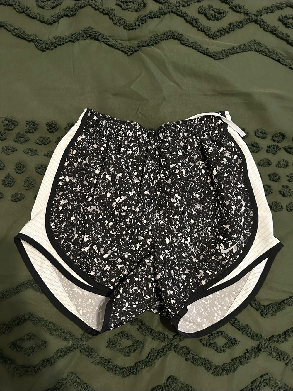 Nike Black & White Dri-FIT Athletic Shorts women’s running athletic shorts sz XS